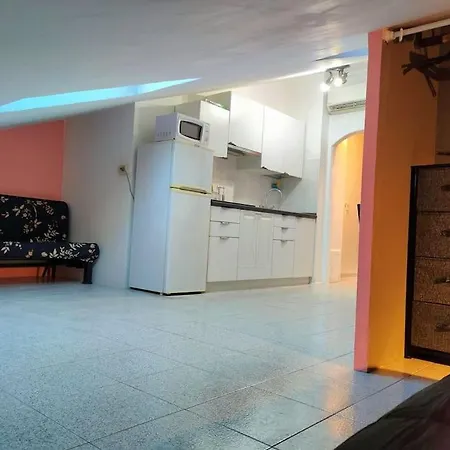 Mansarda Con Ampio Terrazzo Stazione Apartment