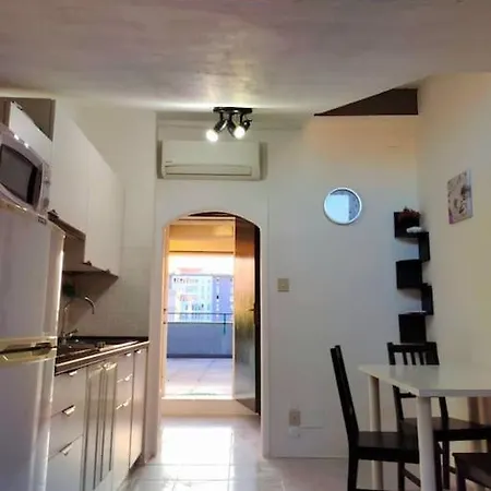 Mansarda Con Ampio Terrazzo Stazione Apartment *